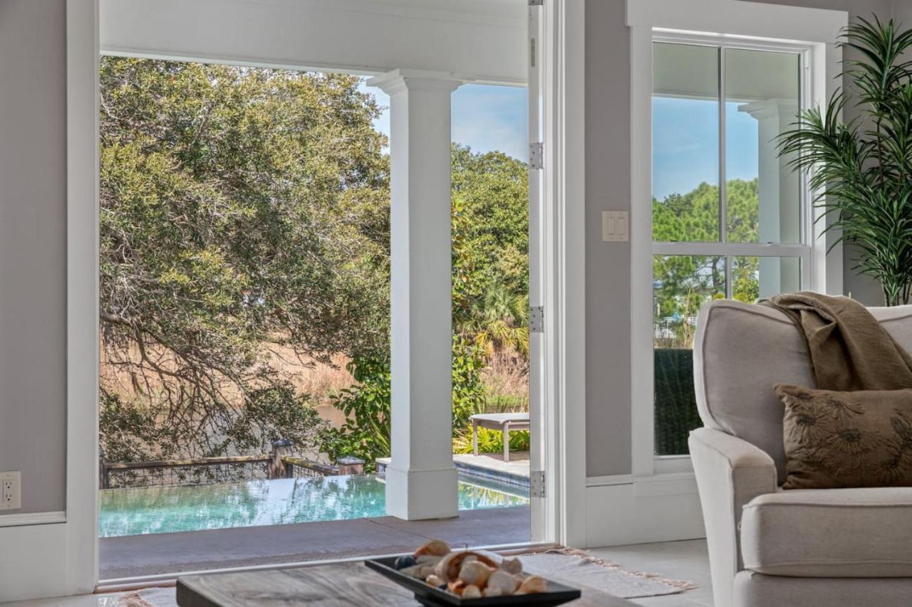 Casa De Riviera, Luxe Infinity Pool, Lakefront, Free Daily Activities, Walk To Beach Holiday home