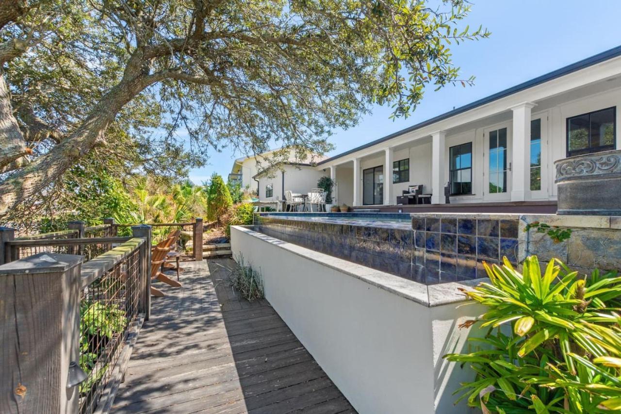 Holiday home Casa De Riviera, Luxe Infinity Pool, Lakefront, Free Daily Activities, Walk To Beach