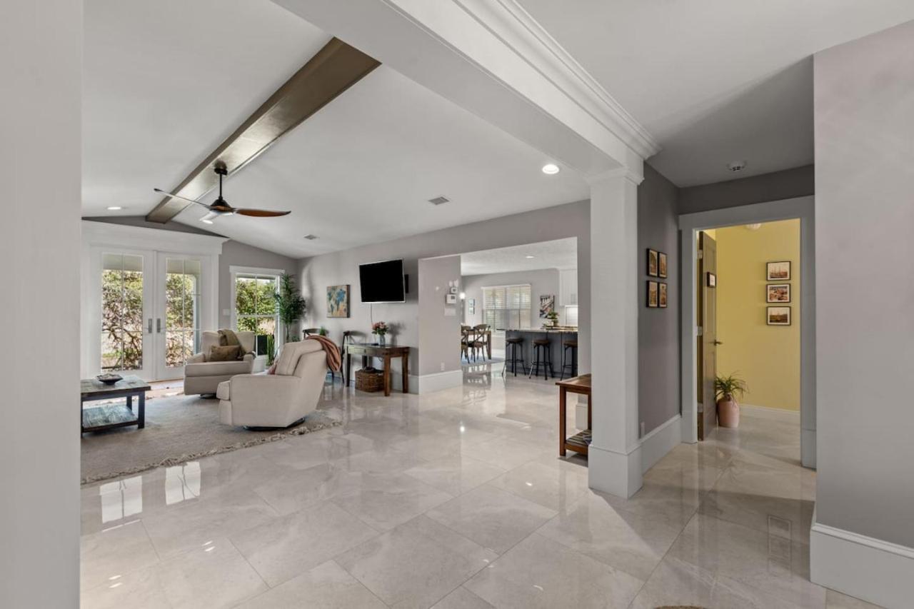 Casa De Riviera, Luxe Infinity Pool, Lakefront, Free Daily Activities, Walk To Beach