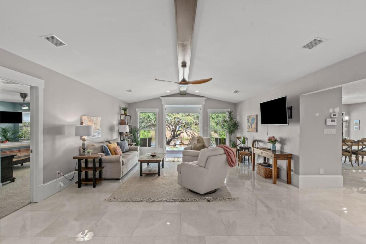 Casa De Riviera, Luxe Infinity Pool, Lakefront, Free Daily Activities, Walk To Beach *