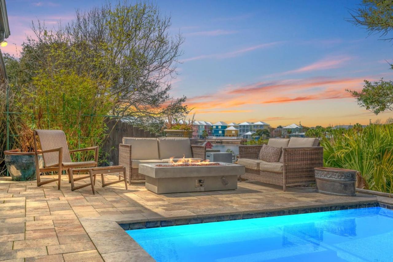 Holiday home Casa De Riviera, Luxe Infinity Pool, Lakefront, Free Daily Activities, Walk To Beach Panama City Beach